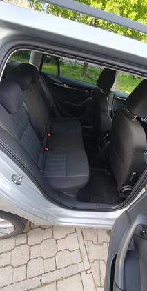 Skoda Octavia cena 64200 przebieg: 143190, rok produkcji 2017 z Błonie małe 254